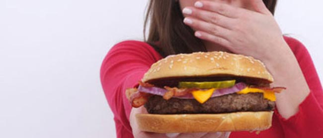 بیزاری از غذا و داشتن حالت تهوع از علائم بارداری زنان - قلقلی خان بیزاری از غذا و داشتن حالت تهوع از علائم بارداری زنان - قلقلی خان